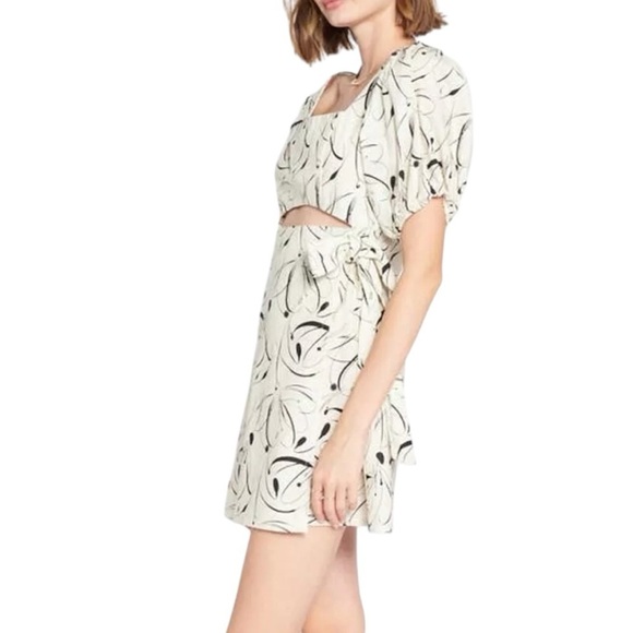 En Saison Iris Puff Sleeve Dress - Picture 1 of 12
